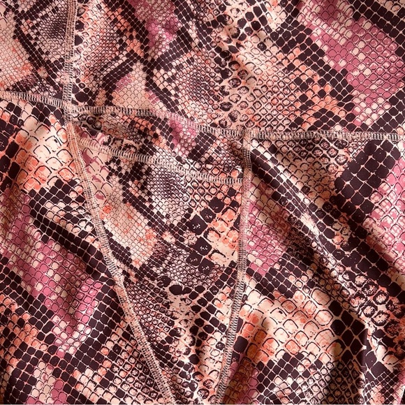 Old Navy Active Elevate 7/8 High Waist Pocket Legging Women’s 2X Reptile Pink - Picture 4 of 8